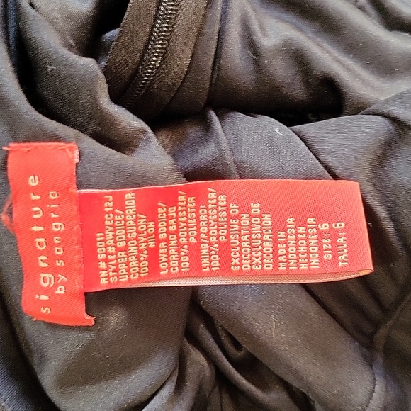 Dress - Picture 4 of 4